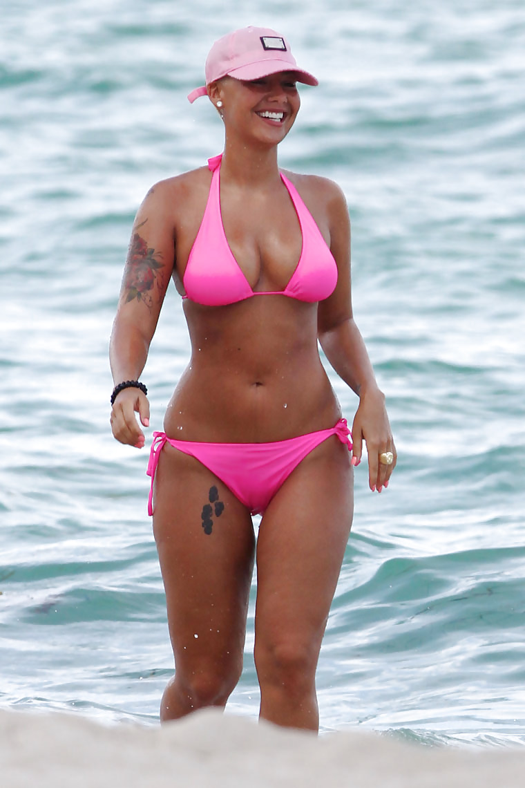 Beste Amber Rose - Große Beute Hündin #9087181