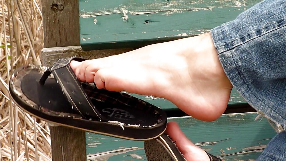 Feet #4050443