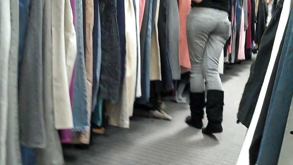 Come see her ass in butt tight jeans  #3554171