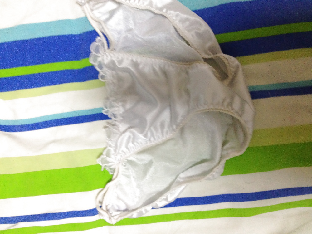 Chicas de la vecindad en bragas
 #12456542