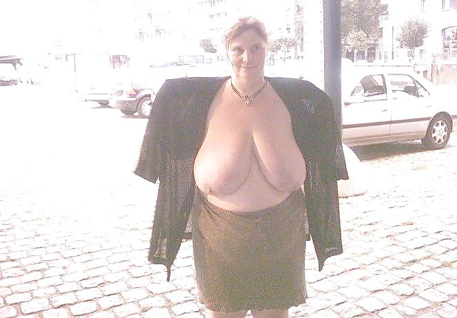 Große Frauen Haben Große Brüste #20799144