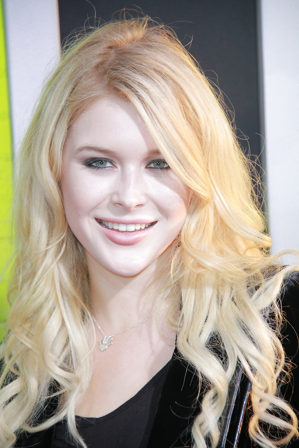 Renee olstead
 #19480423