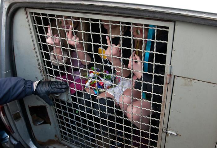 FEMEN - Filles Fraîches Protestent Par La Nudité En Public #7048120