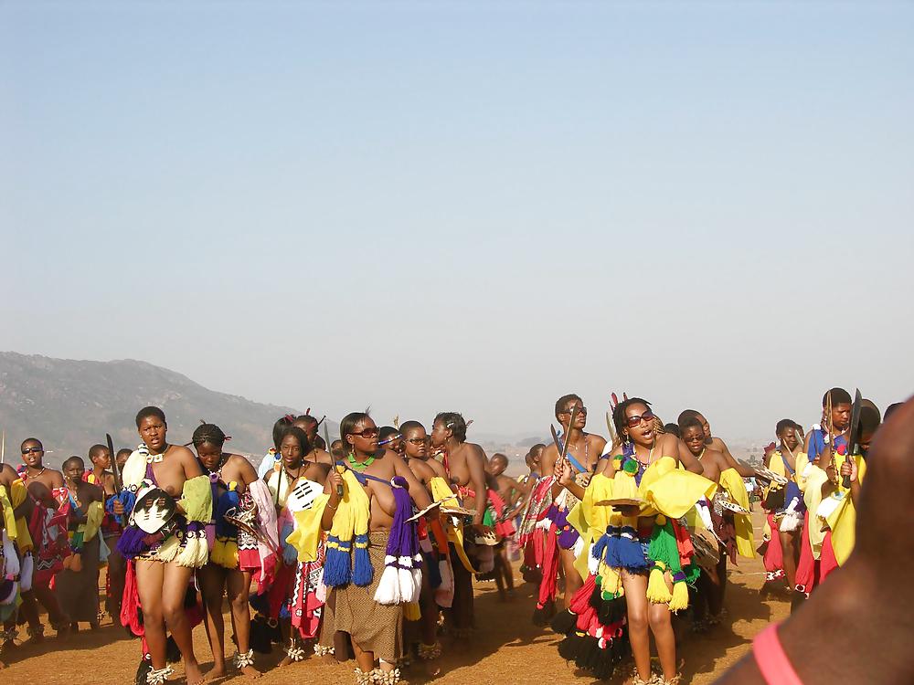 Groupes De Filles Nues 008 - Célébrations Tribales Africaines 2 #17191289