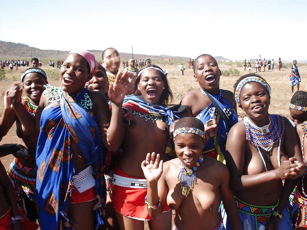 Groupes De Filles Nues 008 - Célébrations Tribales Africaines 2 #17191366