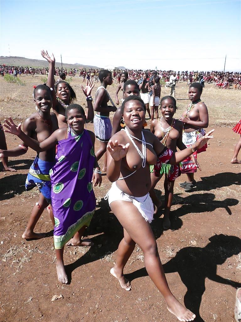 Groupes De Filles Nues 008 - Célébrations Tribales Africaines 2 #17191397