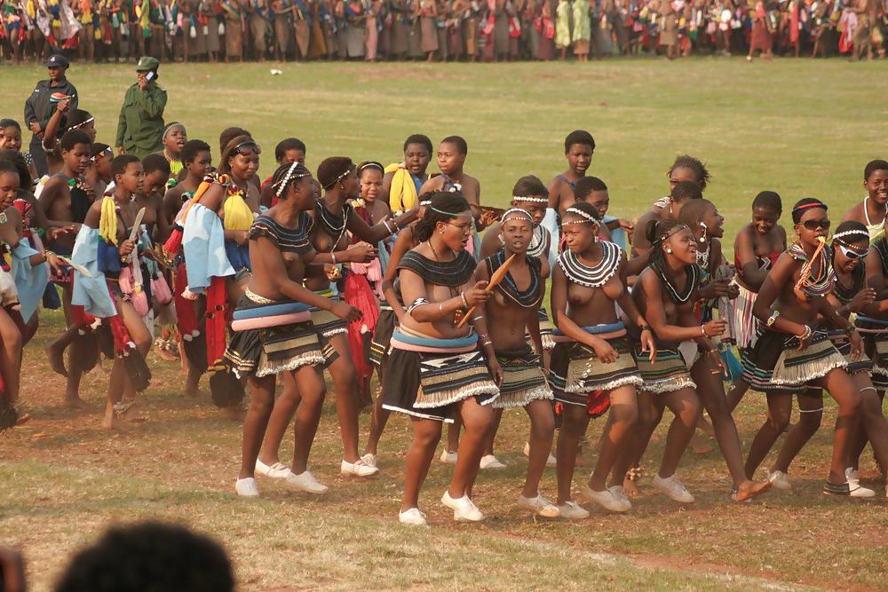 Groupes De Filles Nues 008 - Célébrations Tribales Africaines 2 #17191410