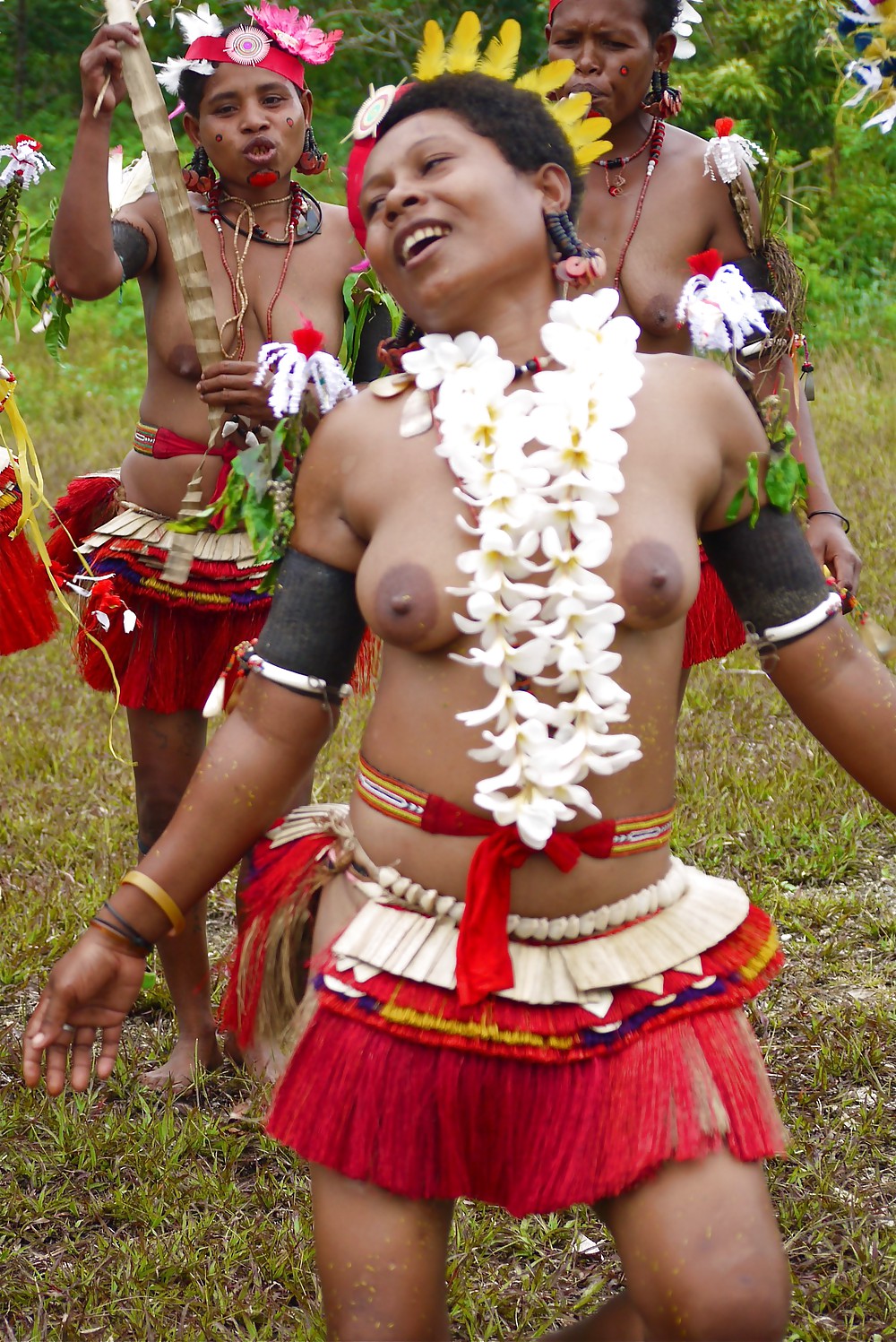 Nackte Mädchen Gruppen 008 - Afrikanische Stammesfeiern 2 #17191497