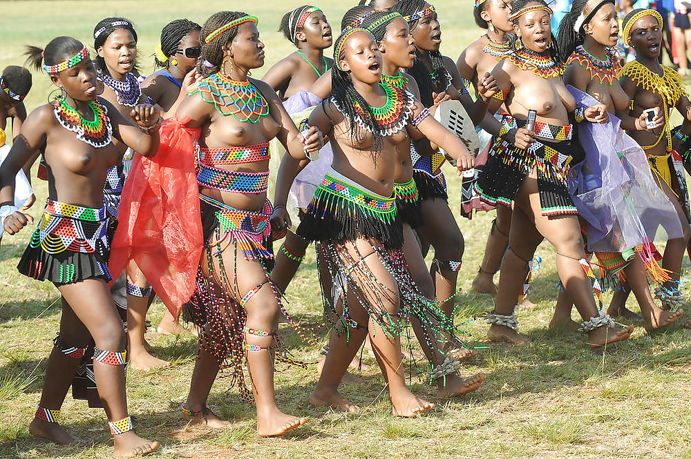 Groupes De Filles Nues 008 - Célébrations Tribales Africaines 2 #17191509