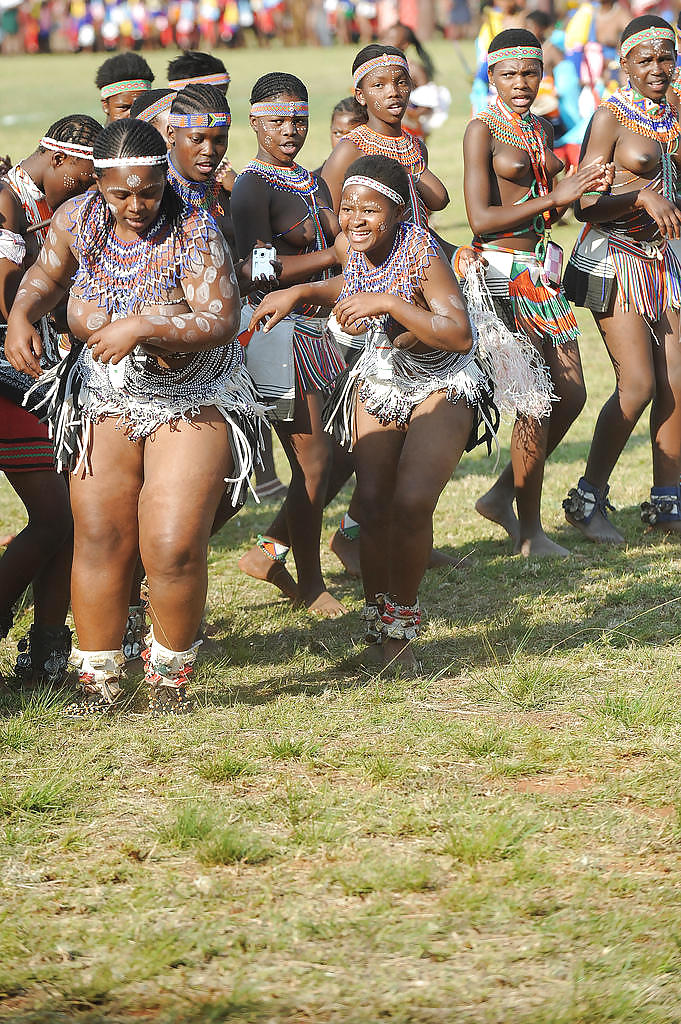 Groupes De Filles Nues 008 - Célébrations Tribales Africaines 2 #17191516
