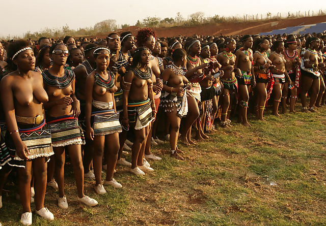 Nackte Mädchen Gruppen 008 - Afrikanische Stammesfeiern 2 #17191629