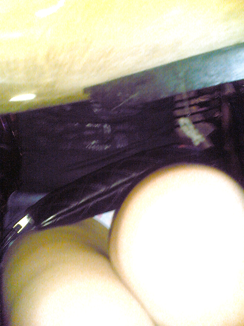 Under the table #4120357