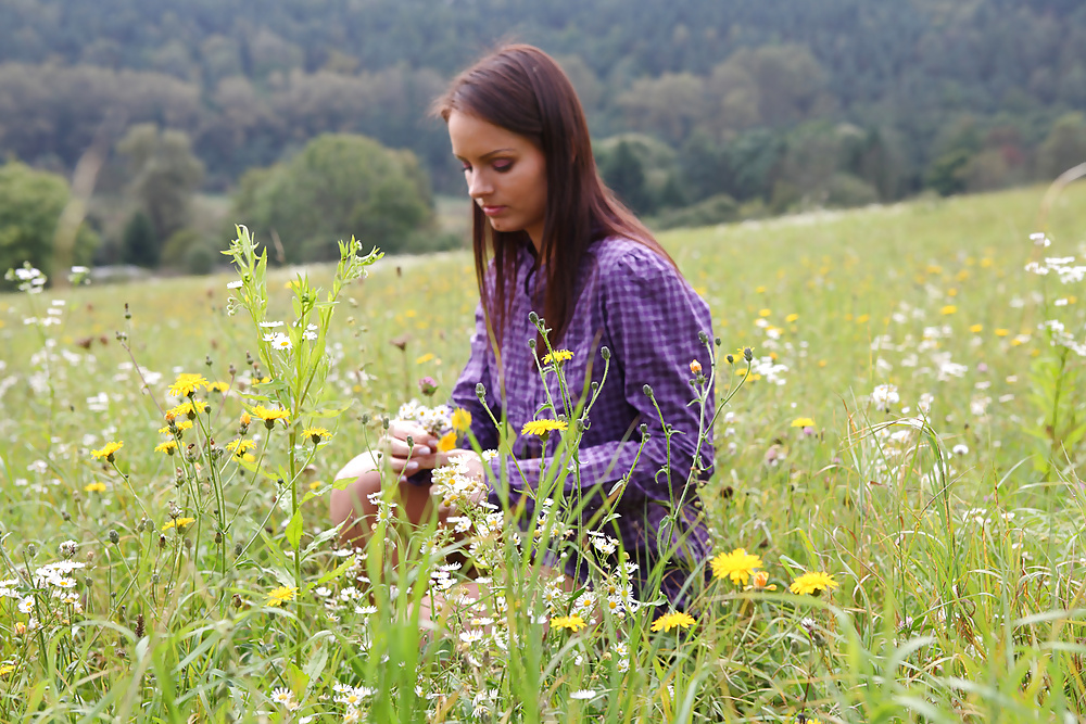 Mature go to naked outdoor on the wild grass #9488288