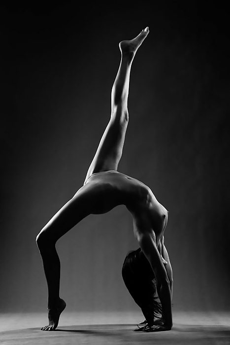 Yoga desnudo
 #9364612