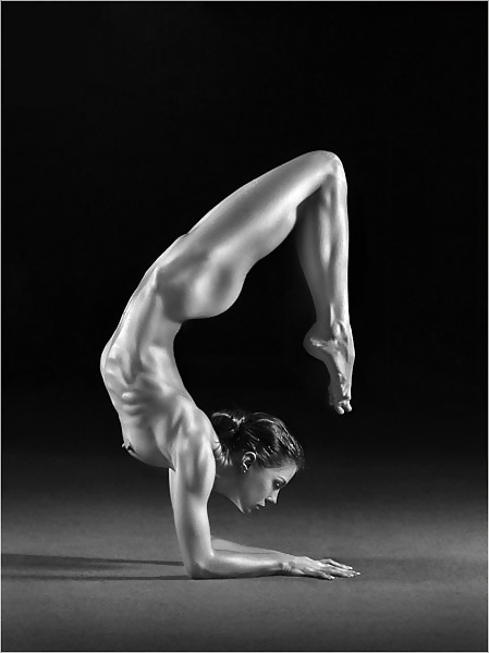 Yoga desnudo
 #9364694