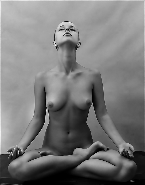 Yoga desnudo
 #9364769