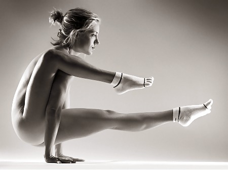 Yoga desnudo
 #9364812