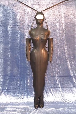 So im korsettkleid 
 #17975405