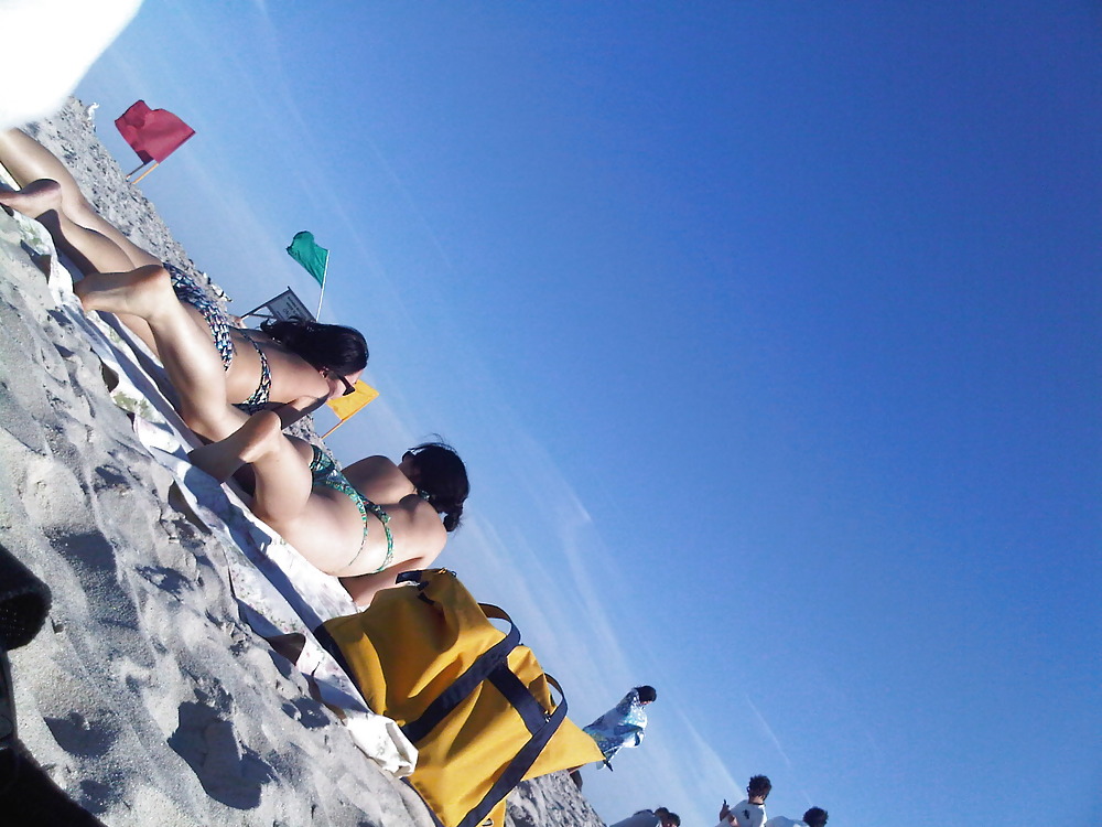 Asians Verlegung Am Strand #1338515