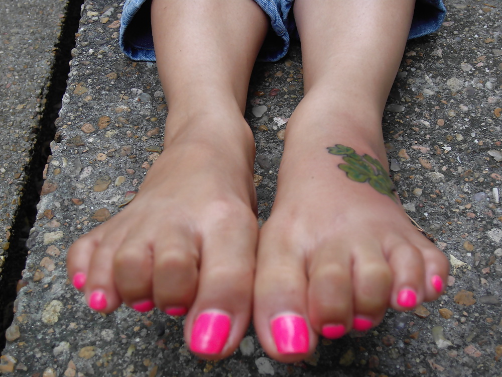 Hot pink toes #2 #3929240