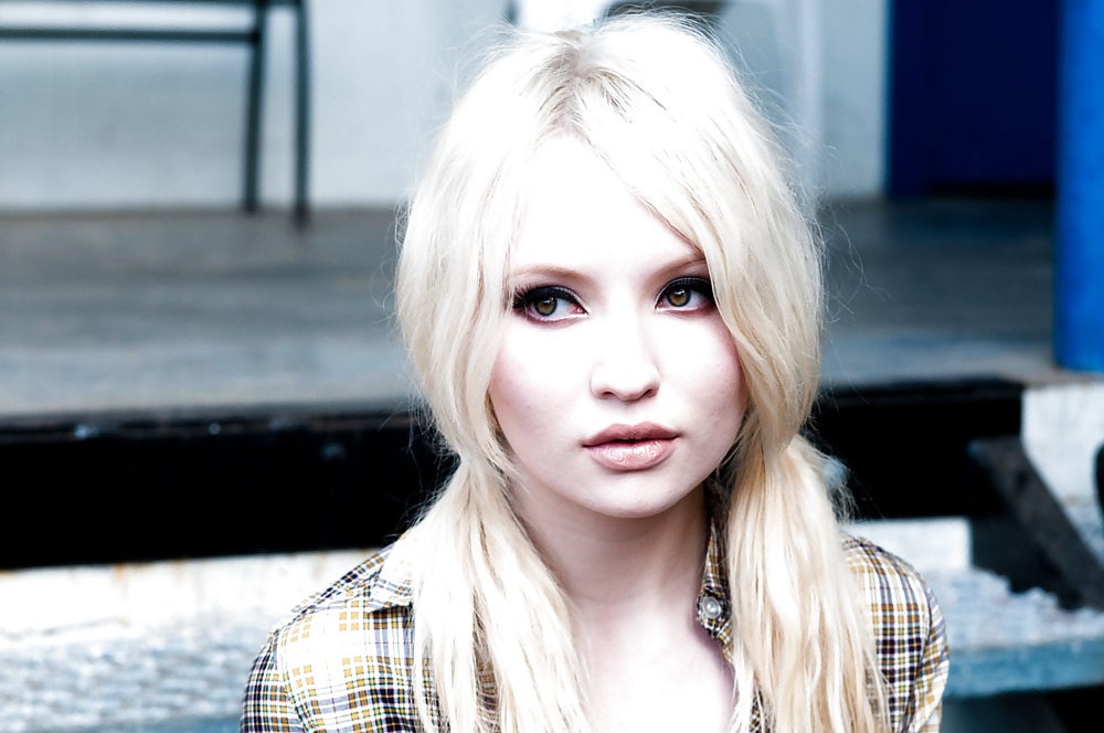 Emily Browning #18031297