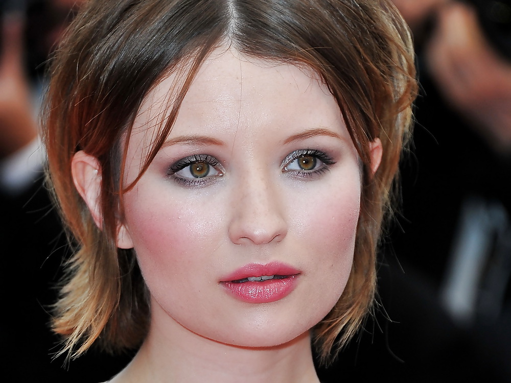 Emily Browning #18031331