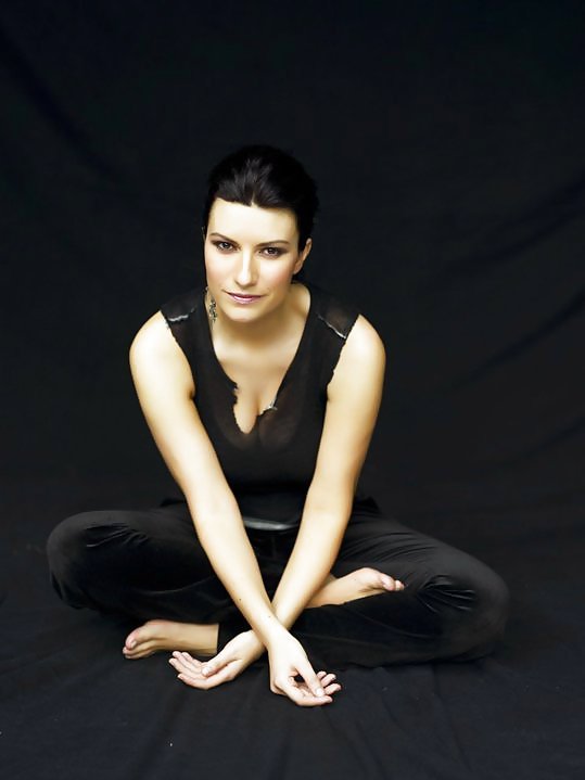 Laura pausini piedi
 #17351557