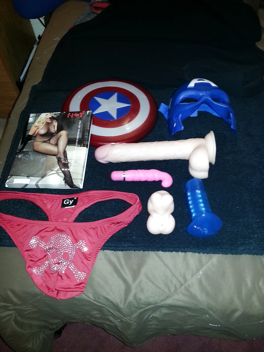 Nuovi giocattoli del sesso
 #21607471