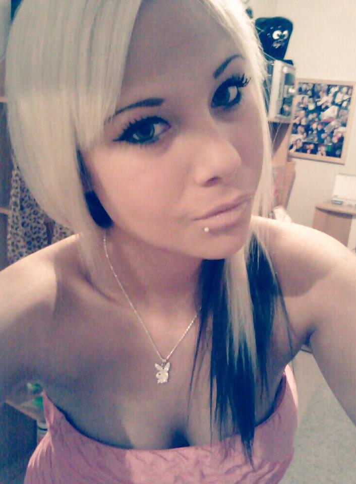 Autoerotic Blone Teen Bitch (sizzling tits and legs)