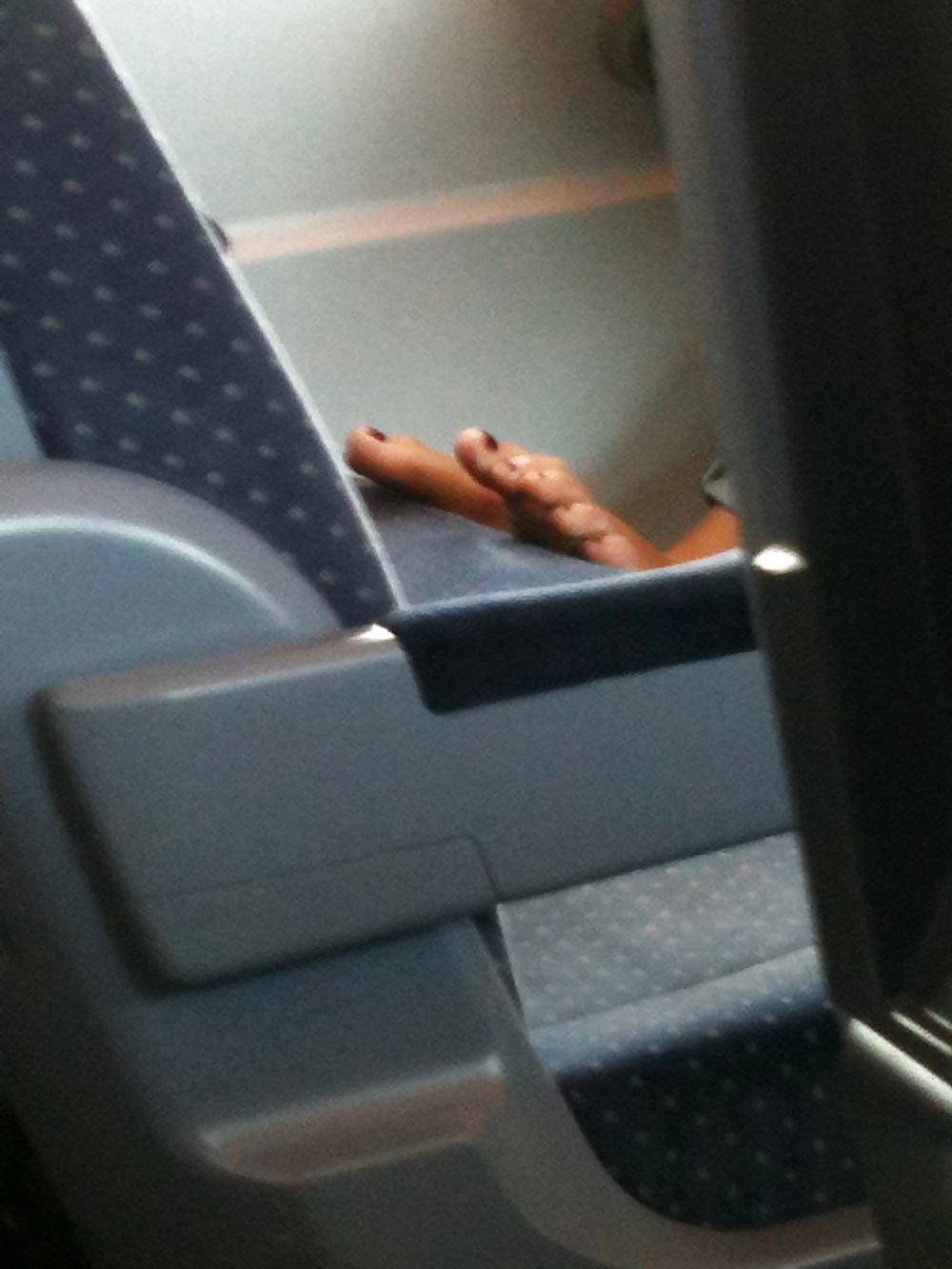 Pictures Of A Train Ride (feet) - Bilder Einer Zugfahrt #12269882