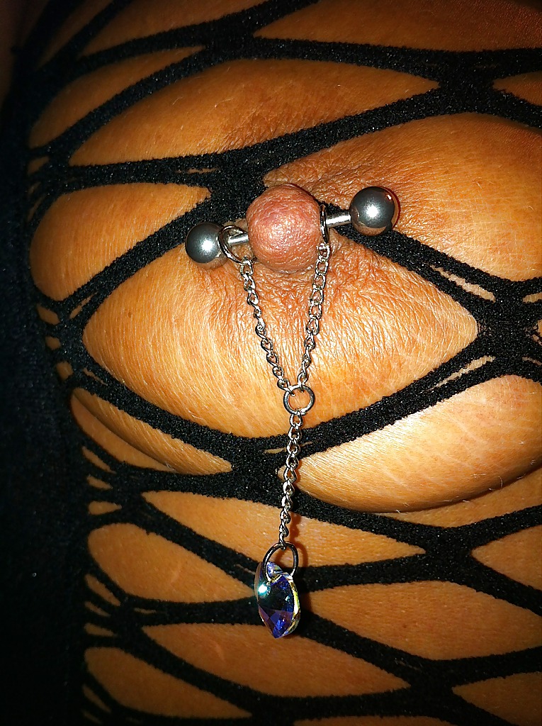 I like pierced nipples!!!!!!!
 #10110394