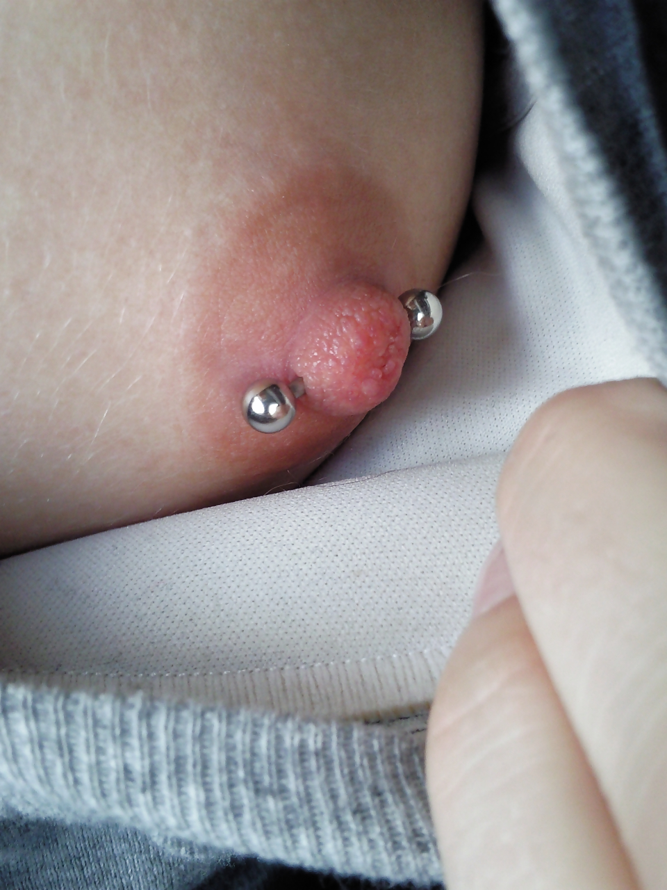 I like pierced nipples!!!!!!!
 #10110571