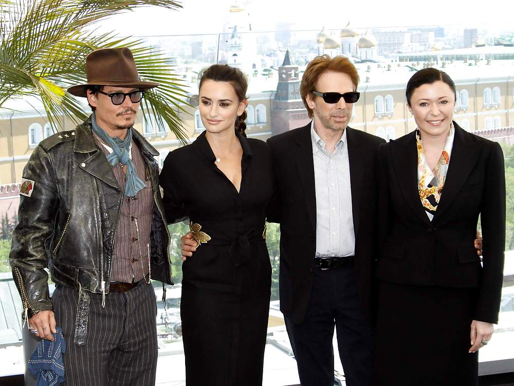 Penelope Cruz POTC On Stranger Tide Photocall in Moscow #5056510