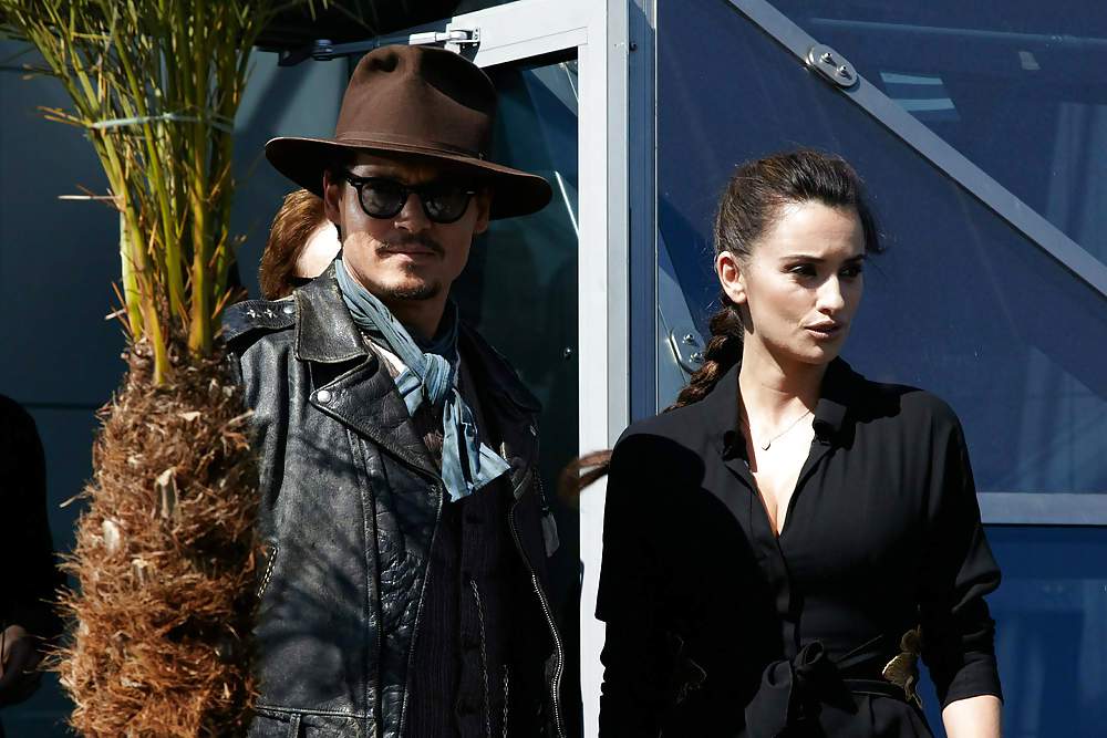 Penelope Cruz POTC On Stranger Tide Photocall in Moscow #5056649