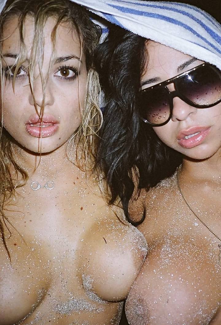 Beach Girls #3659350