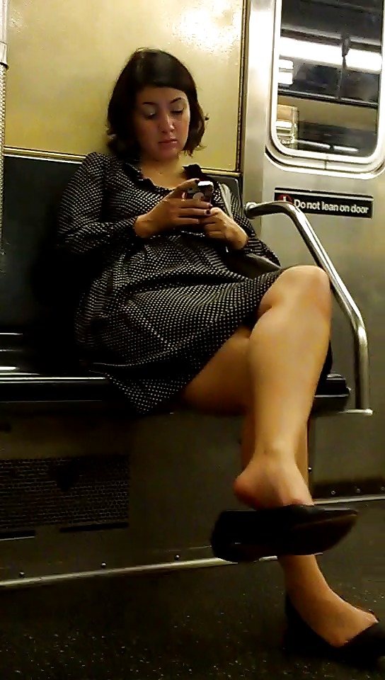 New York Subway Mädchen Sexy Beine Kurze Röcke #22023362