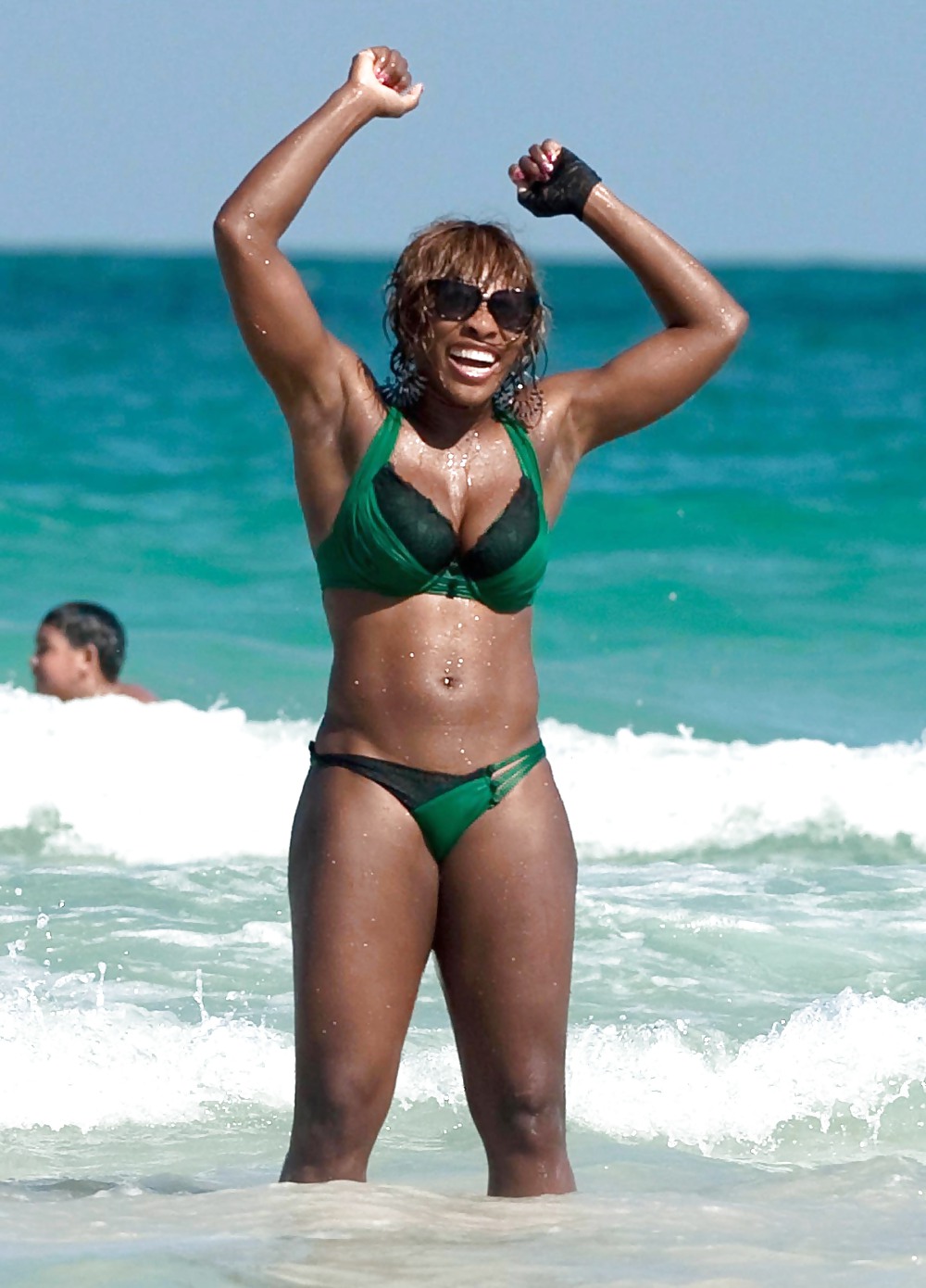 マイアミのビーチでのセレナ・ウィリアムズのモンスターのお尻とおっぱい
 #3191524