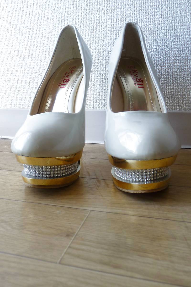 Sexy Korean pumps with gold heels on cock (1) #13626619