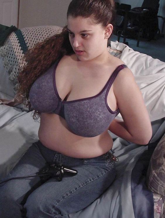 Chunky tits in bra 25 #17916399