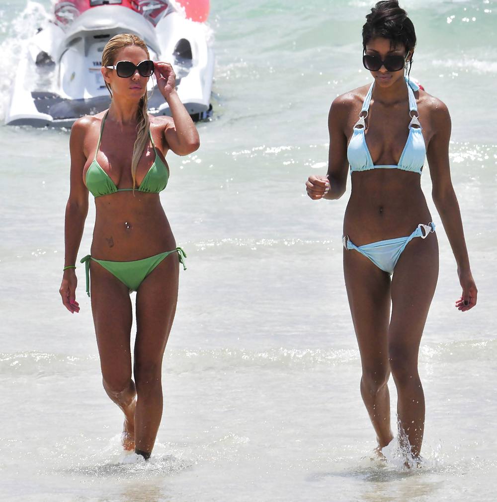 Shauna Sand In Einem Teenie Bikini Am Miami Beach #5521596
