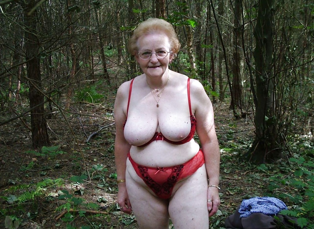 Naked older women outdoor. #4798170