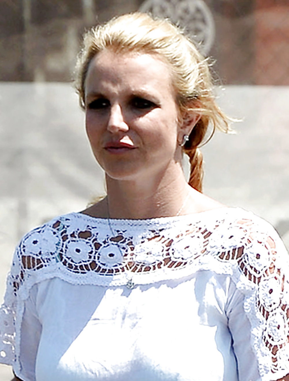 Britney spears
 #16097998