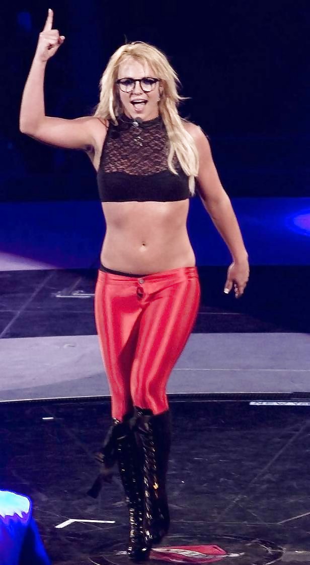 Britney spears
 #16101110