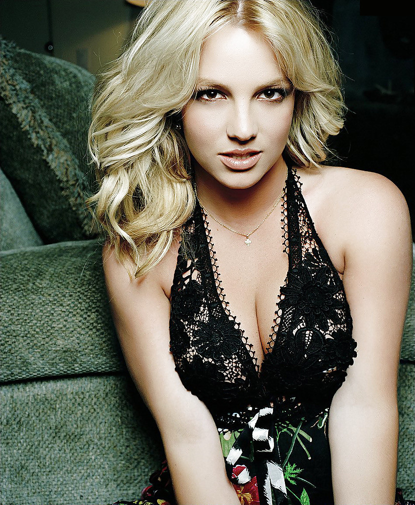 Britney spears
 #16101268