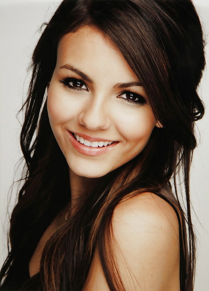 Victoria Justice Joyeux Anniversaire #16417255