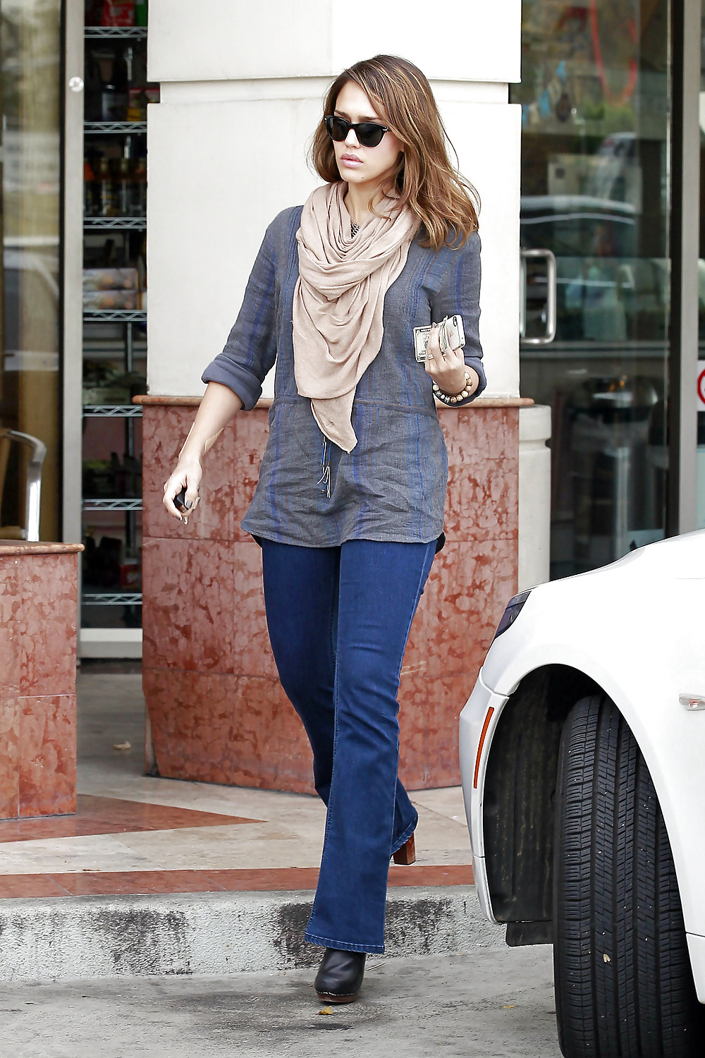 Jessica alba - botín en jeans en hollywood
 #6404876