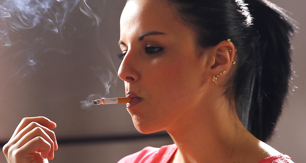 Glamour fumando: sara
 #18411269