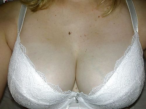 Frau Ihre Verkaufs-BH Auf Dem Netz #15269069