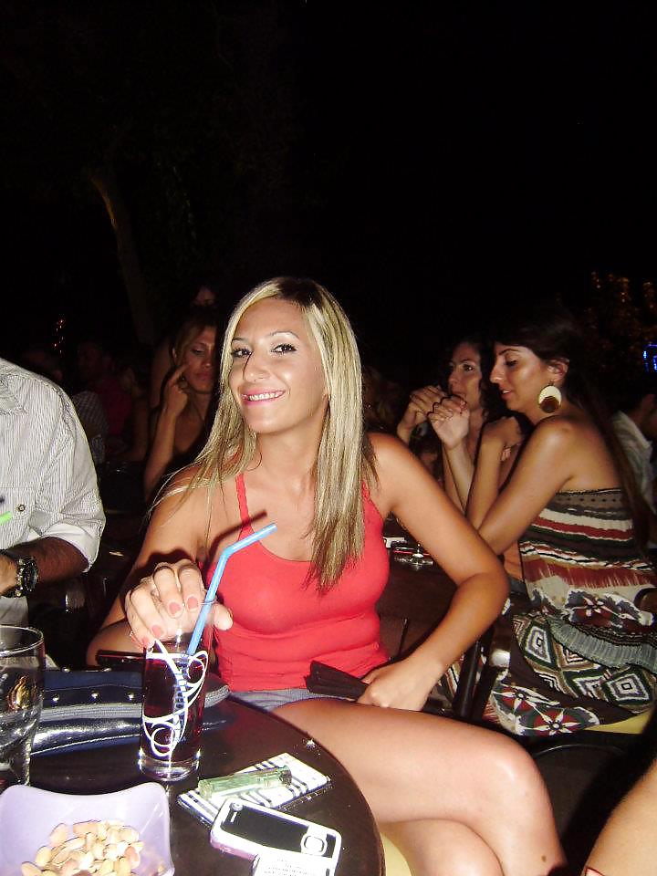 Fotos de chicas mezcladas
 #15948075