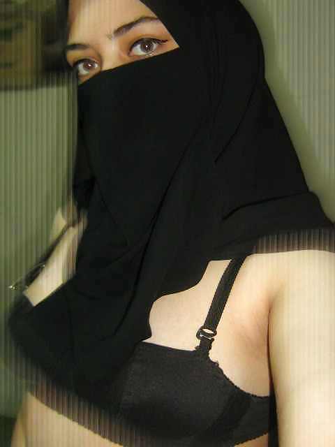 Donne arabe lesbiche
 #12474453